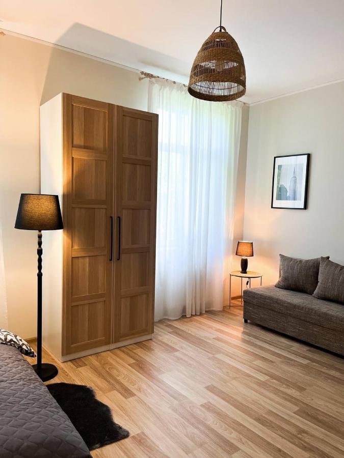 Bright Spacious Apartment In Riga With Free Parking Exterior foto
