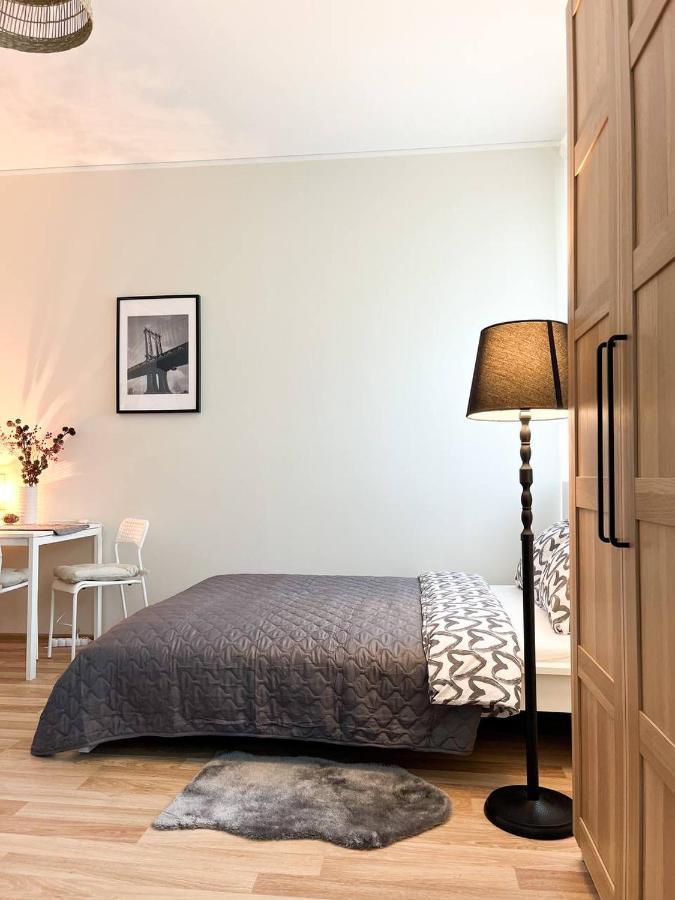 Bright Spacious Apartment In Riga With Free Parking Exterior foto