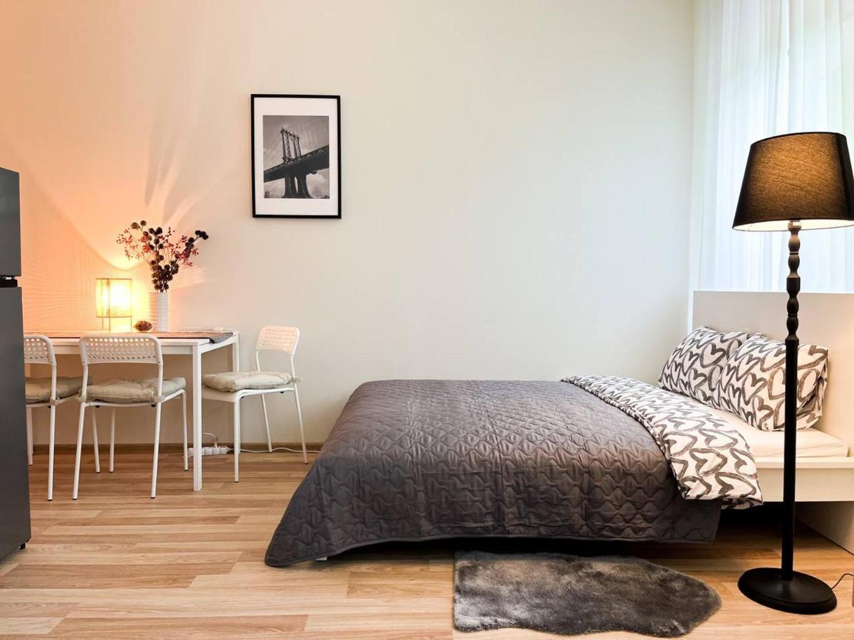 Bright Spacious Apartment In Riga With Free Parking Exterior foto